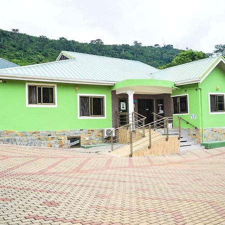 3A'S Guest House Akosombo 외부 사진