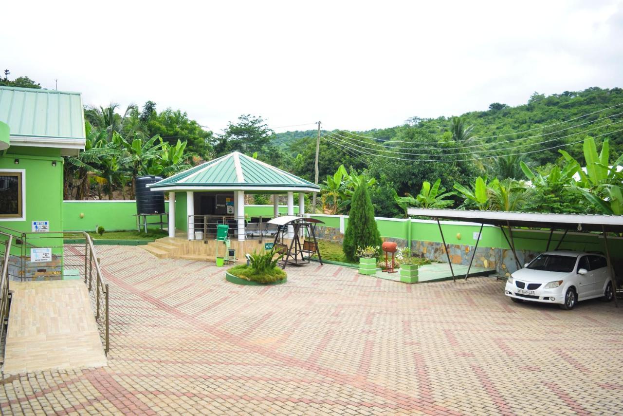 3A'S Guest House Akosombo 외부 사진