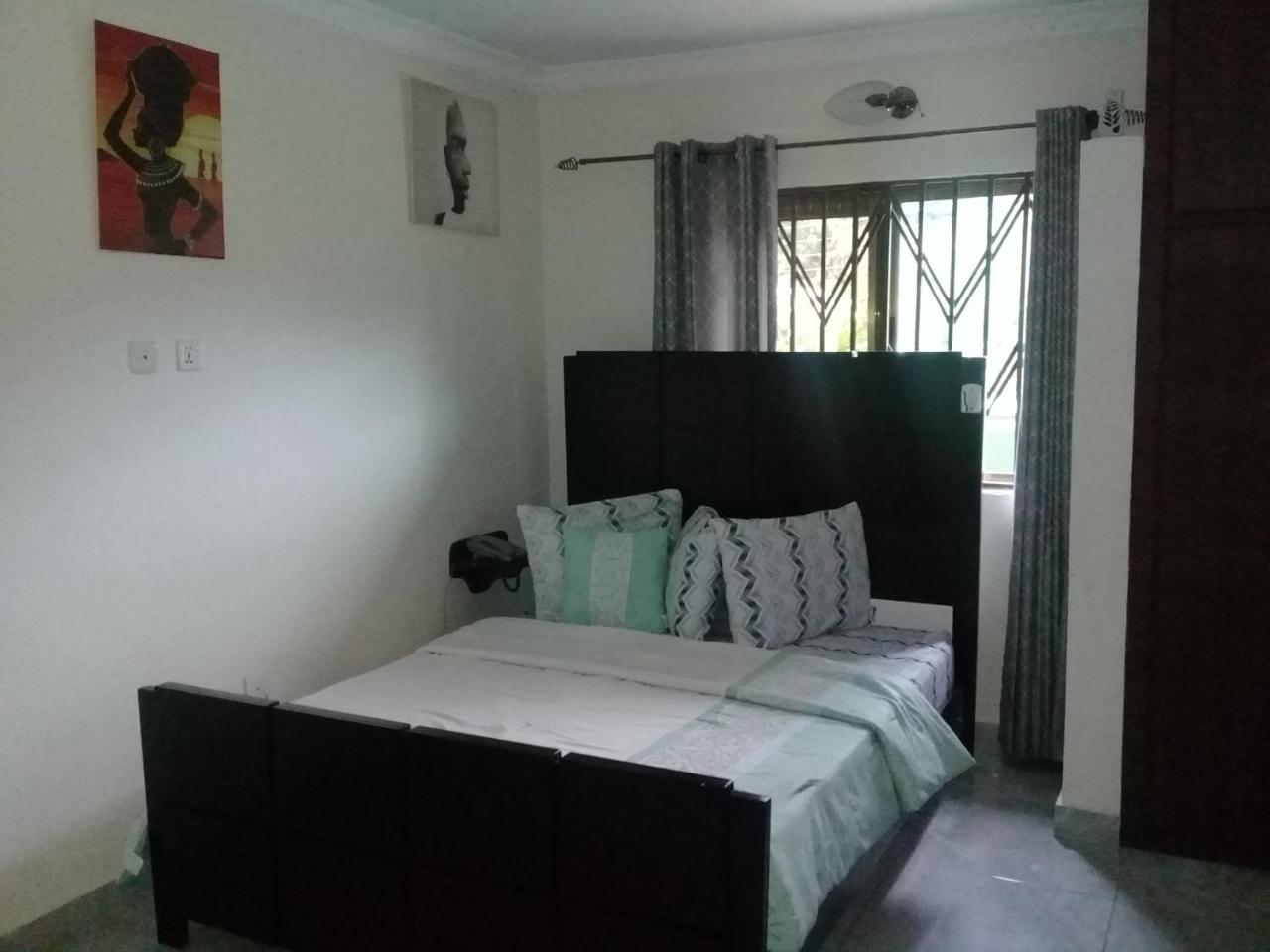 3A'S Guest House Akosombo 외부 사진