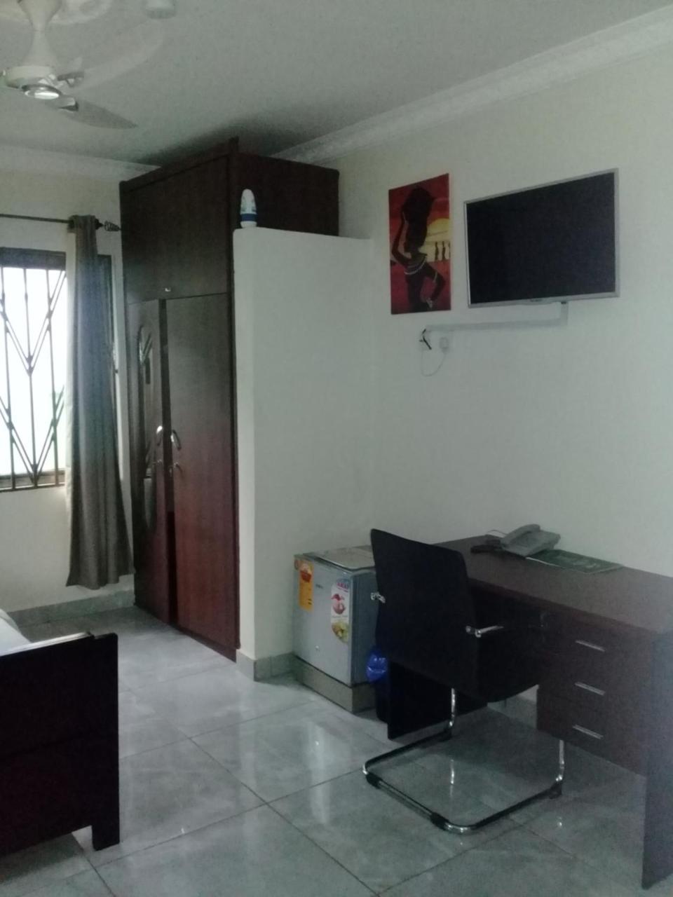3A'S Guest House Akosombo 외부 사진
