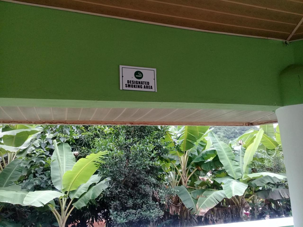3A'S Guest House Akosombo 외부 사진