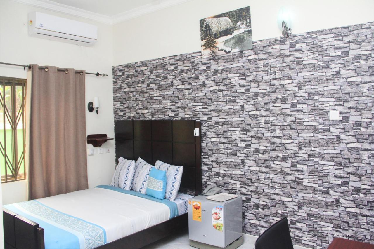 3A'S Guest House Akosombo 외부 사진