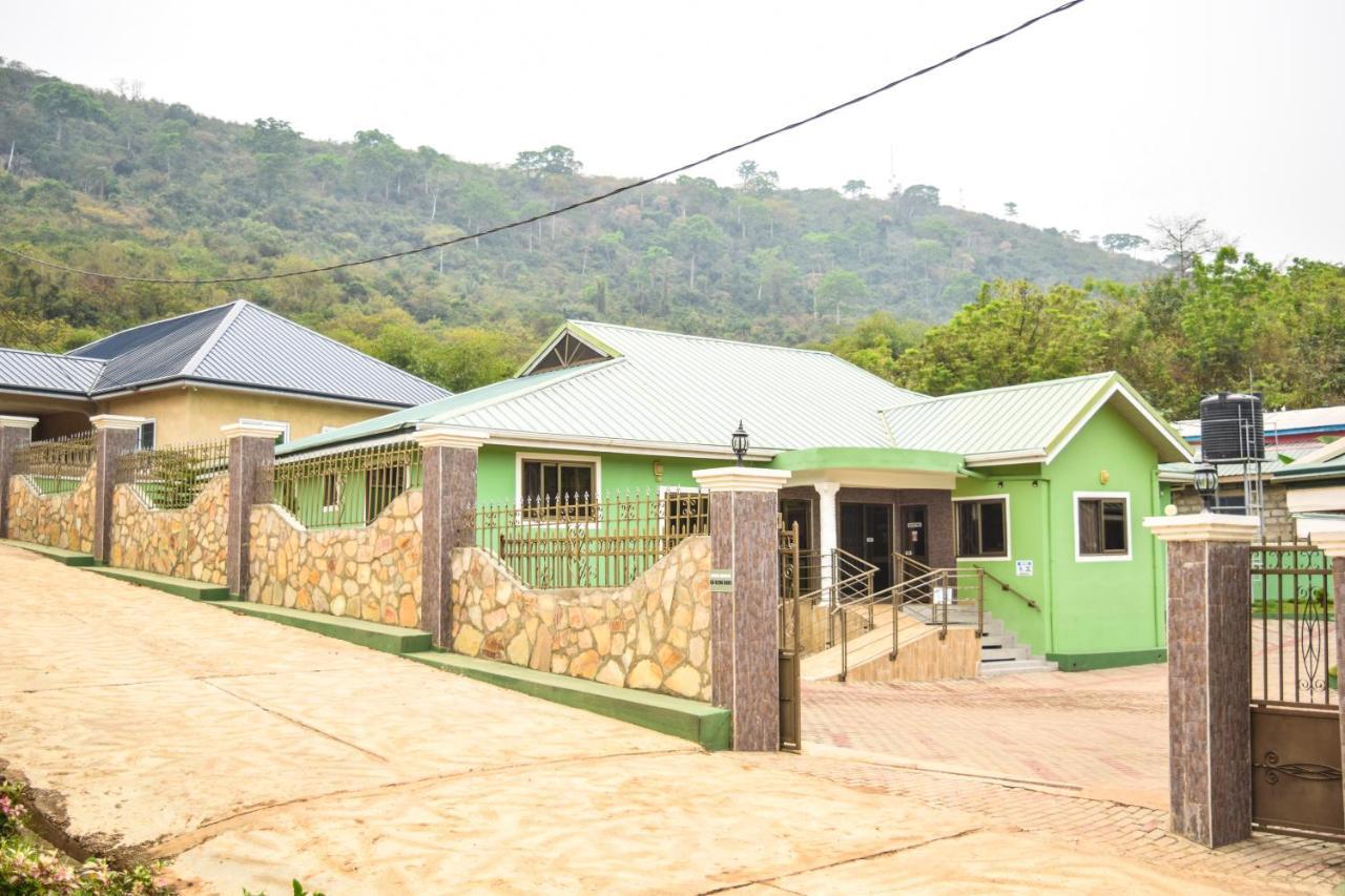3A'S Guest House Akosombo 외부 사진