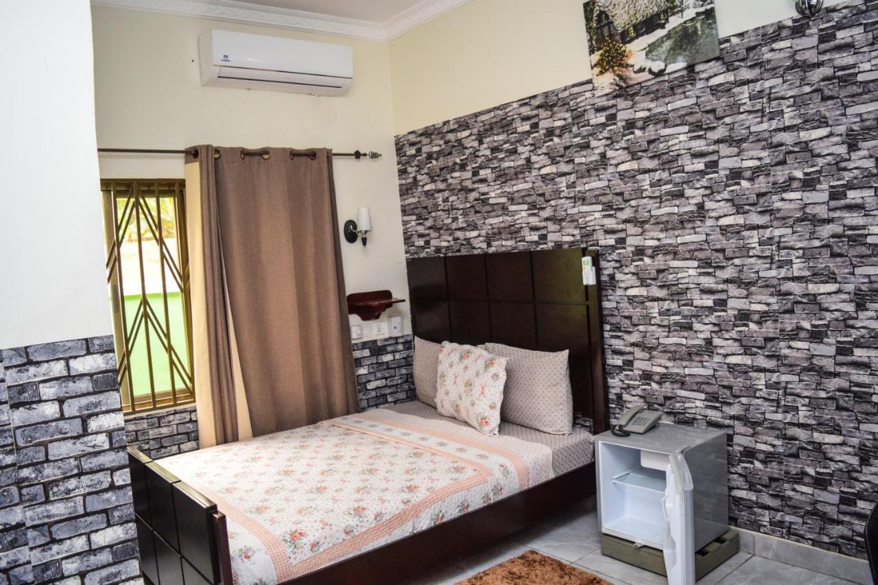 3A'S Guest House Akosombo 외부 사진