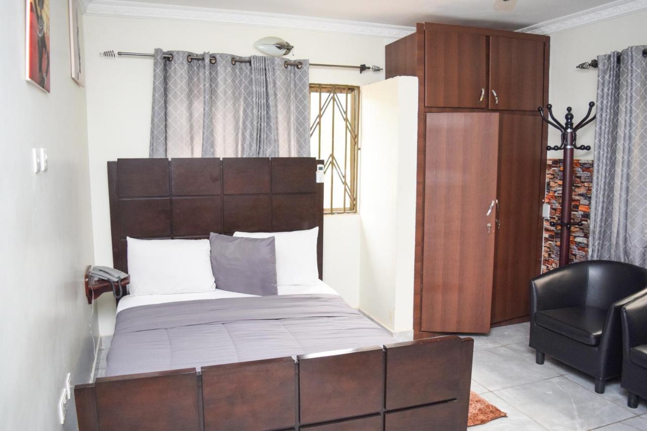 3A'S Guest House Akosombo 외부 사진