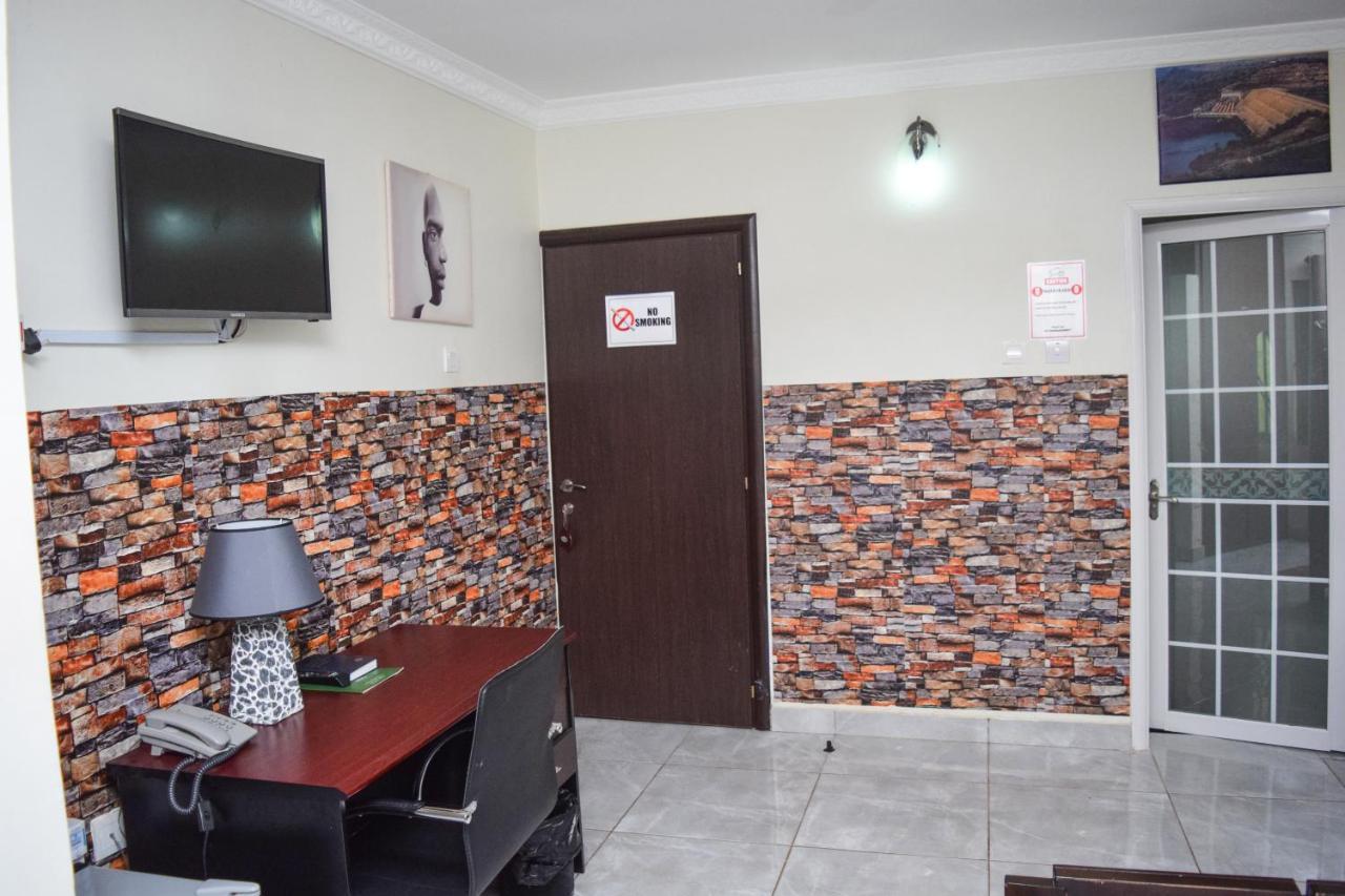 3A'S Guest House Akosombo 외부 사진